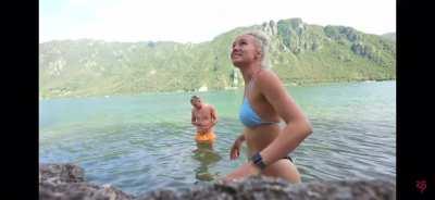 Lekker in het water 💦🍑