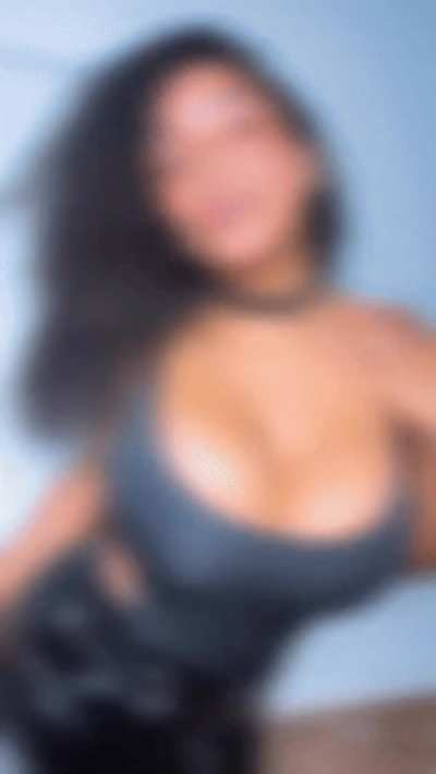 Cum and be kinky with me on my OnlyFans. It's FREE! 🥰 (links in comments below)