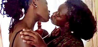 How Lesbians Really Kiss