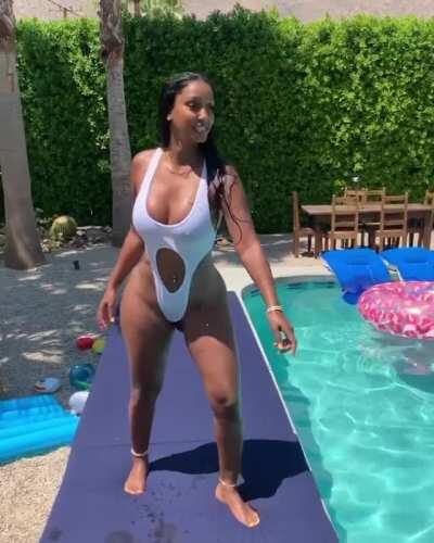 She giving these young chick pure HELL