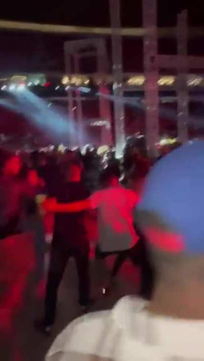 Rinha de Bolsominion no Show do Gustavo Lima. Mesmo show que o locutor falou sobre combater o 