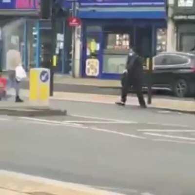 Irish scammers in England - car has been clamped - he is impersonating a clamper.