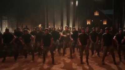 BOB movie ni japanese lo dub chesaru anta. Rajni okkade kaadu, Bob ki kuda unnaru japanese fans !!!!! Jai baba BOB ki