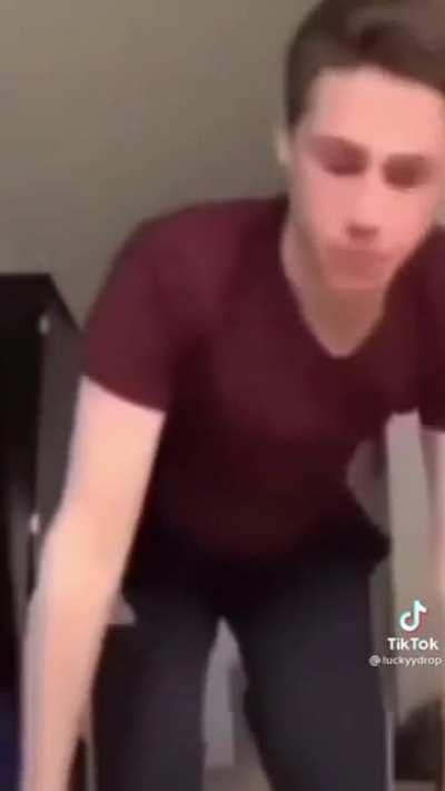 hello my name is gustavo you can call me SUS