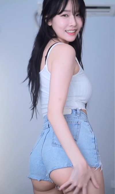 Ahrin Ass jiggle - Asian Ass Booty Jiggle