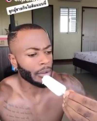 sorvete estava testando ele...