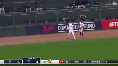 [Highlight] [Highlight] Spencer Torkelson crushes a 2-run double into the gap to give the Tigers some much needed insurance in the top of the 9th