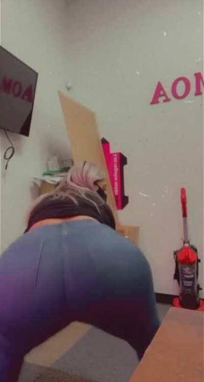 Her TikTok is: pdiamonique_