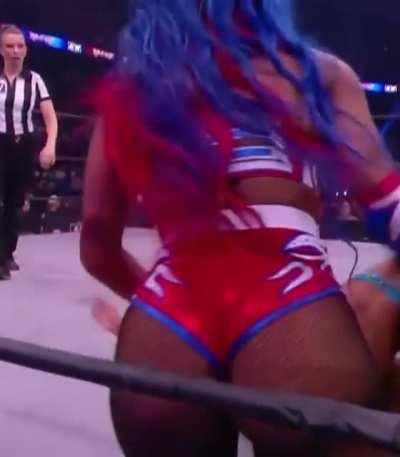Kiera Hogan's big butt