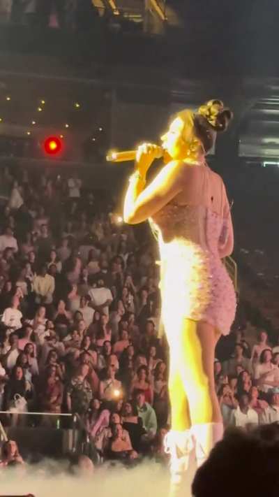 I almost fainted last night, she’s so beautiful