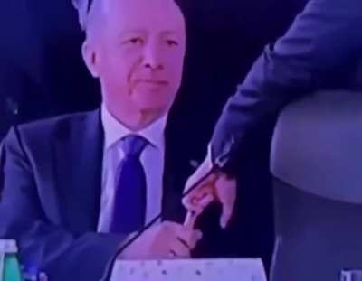 Erdogan asserts dominance over Macron with Turkish Finger Trap