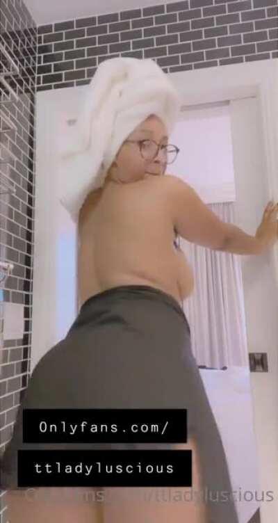 No panties but she censored it with those giant ass watermarks