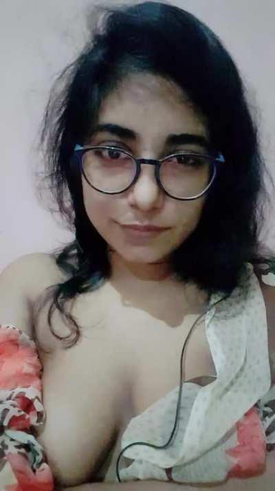 Horny lil sis teasing you by sending you this in between of a meeting.