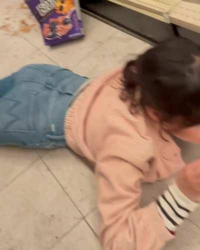 Jenna Ortega - Booty in jeans