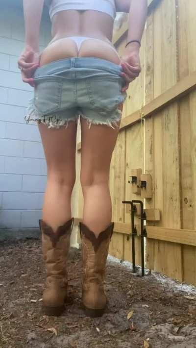 Can this cowgirl take you for a ride? (;