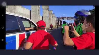 So umabot na sila sa ganitong behavior. And it looks like they're not ashamed of it.