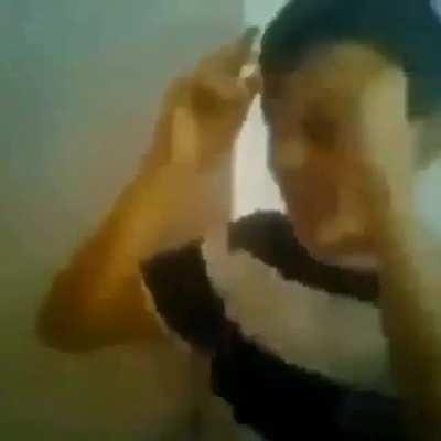 Liselere göre aynada saç düzeltme😂