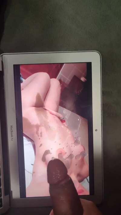 This guy wanted to share his slutty fuck toy with me, guess she's mine now 🤷🏽‍♂