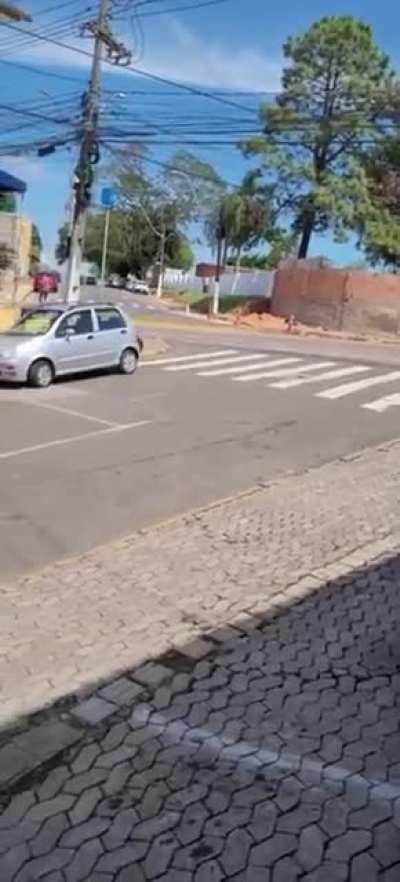 Dia corriqueiro aqui no bairro…