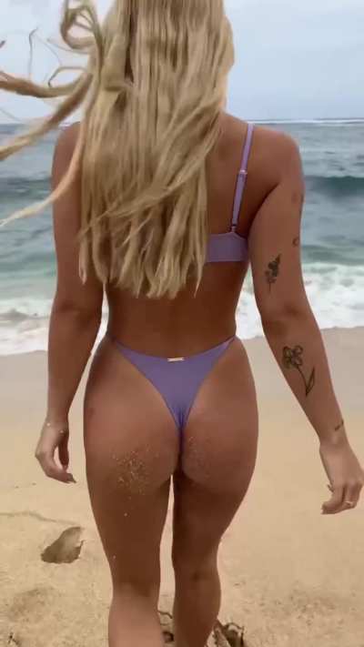 I know my booty looks better than your girlfriend