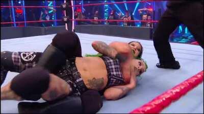 Shayna easily defeats Ruby Riott