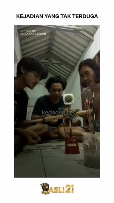 no jueguen con fuerzas que no pueden comprender.