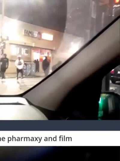 Looters in north-Philadelphia