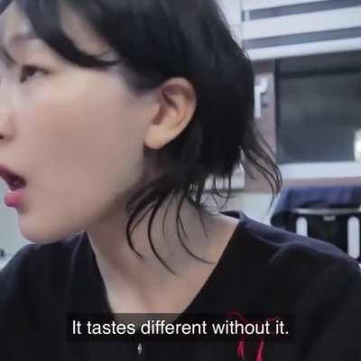 Seulgi eating 