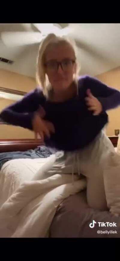 she rolled on the bed too hard lmao