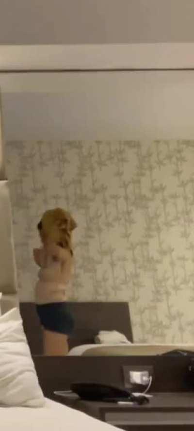 Tetas de la Martu Boden. Se le vieron en el stream de la jefa, pero como era tarde no tenía muchos viewers