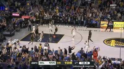 [Highlight] Steph Curry ties the game at 11 with the triple