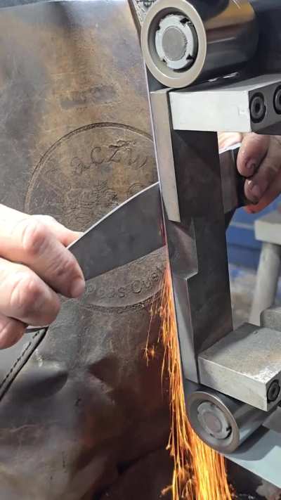 machining a Chef's knife machining 3M Cubitron III sandpaper