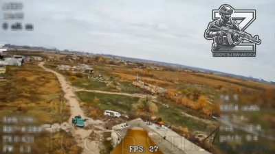 Russian FPV drone with fiber optics loses signal while approaching targets. (Probably November 2024)