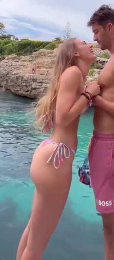 2/2 Bikini 🍑 at the beach : Best Video Yet?