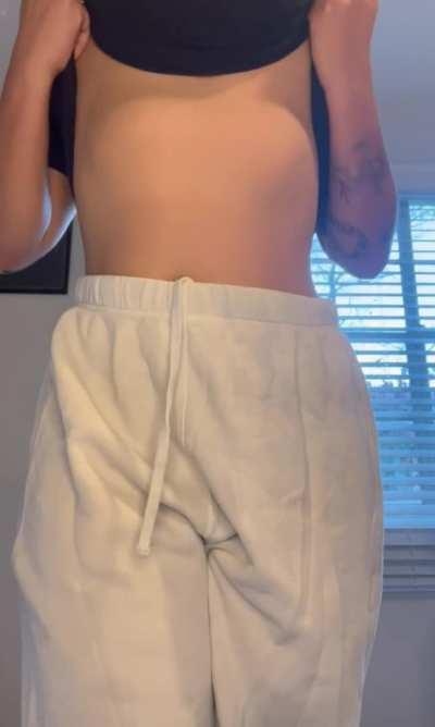 This is why you should hit on shy girls in baggy clothes