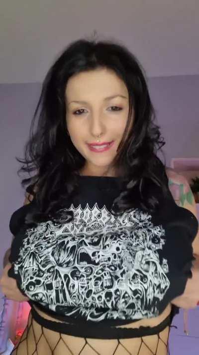 Name your favorite band and I'll tell you if I would date you (OC)