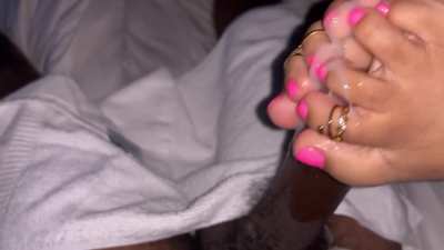 SUPER Cummy Toes. She made me cum 30 secs STRAIGHT !!! Here’s 10 of em ! 😈her size 10s and long toes WRECKING my BBC !