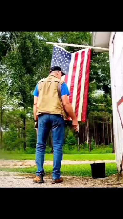 Another dreamy knife guy.