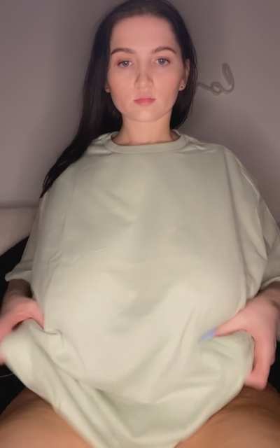 It’s my birthday so enjoy my bday titties 🎉 (drop)