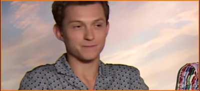 Tom Holland reacts to a Multiverse question from a Far From Home Junket