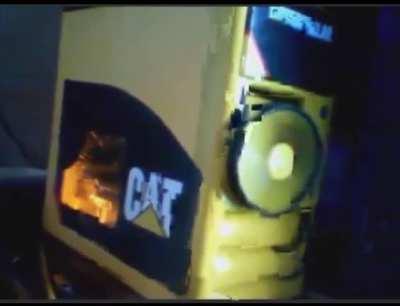 por favor doem na minha vakinha, meu pc fica assim só de abrir o google chrome 🤧😭😭