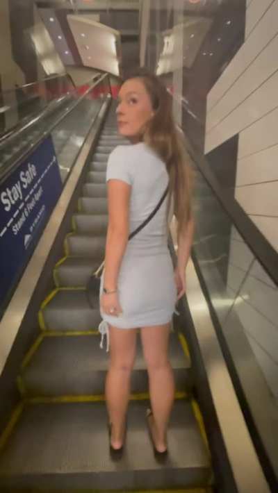 [GIF] Spreading my ass on an escalator, wanna see