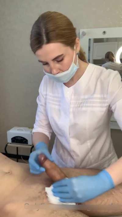 Esthetician prepares him for waxing and gets him hard