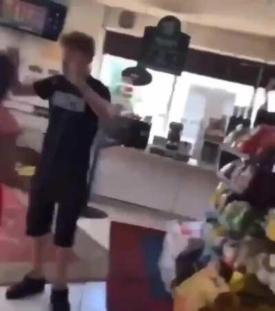 Se ele revidar é racismo ou machismo?