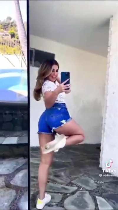 Addison Rae is so hot