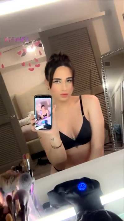 Would you still date me if you knew I'm trans? 😊