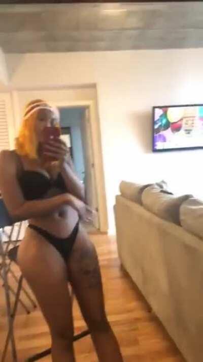 Mizz twerksum ig live