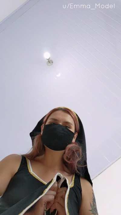 Excuse me, is this seat taken? No? Wonderful!