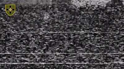 Drone operators of the 28th mechanized brigade skillfully fly FPV drone into Russian hideout
