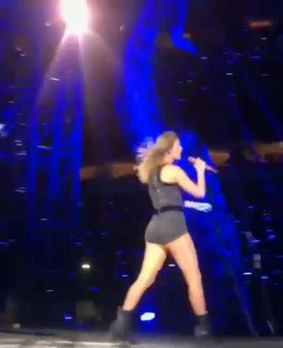 Rep Era booty is perfect 🥵🤤